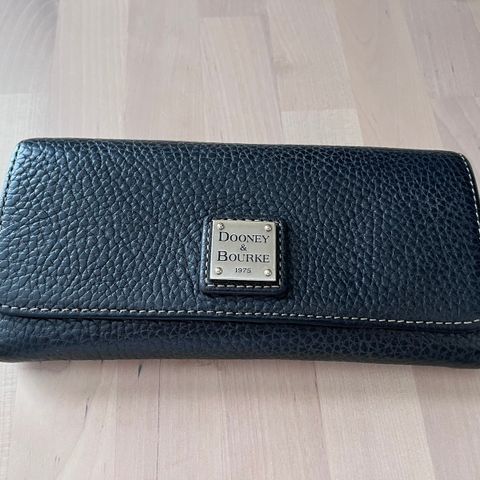 Dooney and Bourke wallet