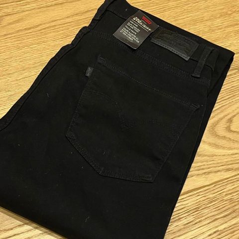 Levis 724 29/32 ny svart