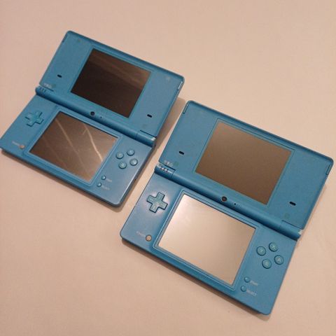 2x Nintendo DS Lite