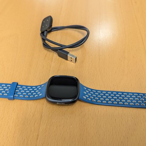 Fitbit versa 4