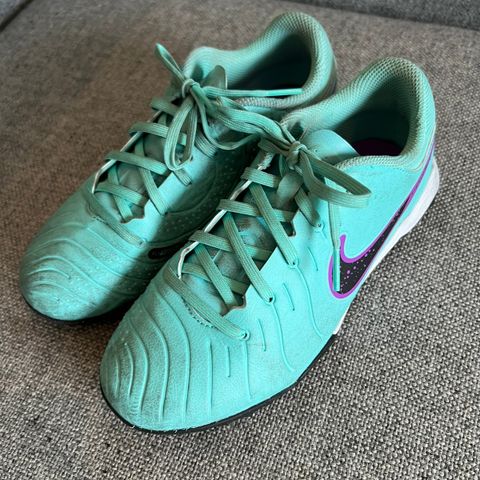 Nike fotballsko str 36,5