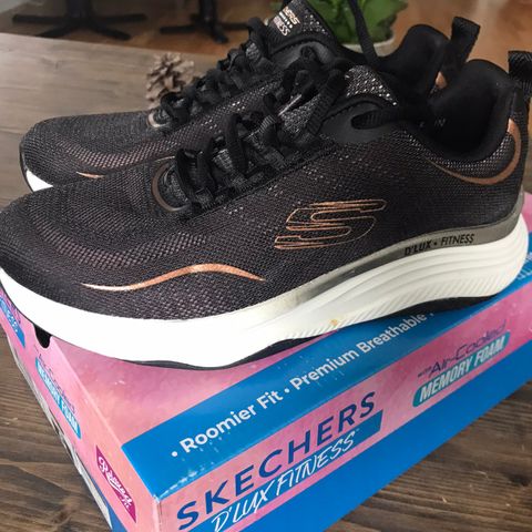 Skecher str 36