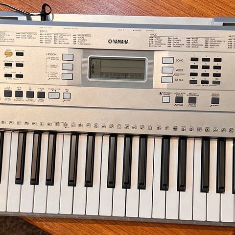 Synthesizer Yamaha YPT-340