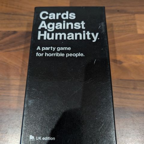 Cards Against Humanity UK Edition - Brettspill