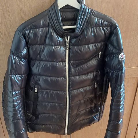 Moncler kort dunjakke