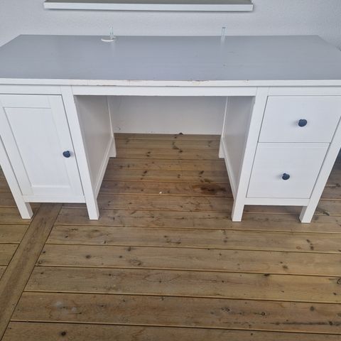 Hemnes skrivebord