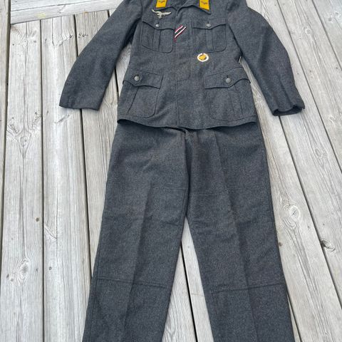 Repro luftwaffe uniform selges!