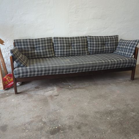 Slitt sofa