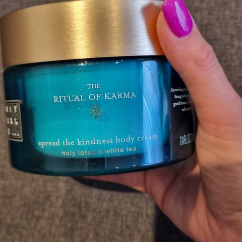 Ritual of karma body cream holy lotus and white tea 220ml