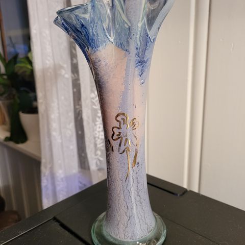 Nydelig gammel glass vase.