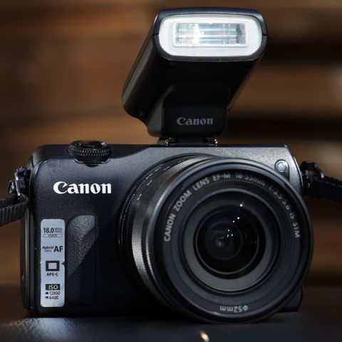 Canon EOS M 18 Megapiksler Digitalkamera