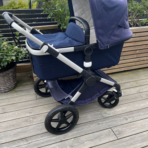 Bugaboo Fox 2 mørkeblå