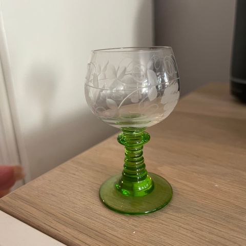 Røhmer glass