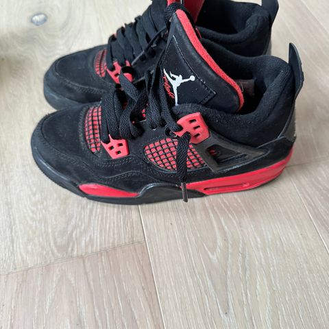 Nike Air Jordan 4 Retro  «Red Thunder»