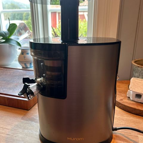 Hurom juicer