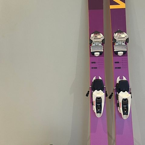 Völkl Pyra Twintip / Freestyle ski 163cm med Salomon støvler