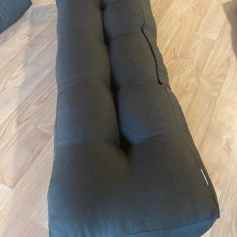 Puter til pallesofa selges