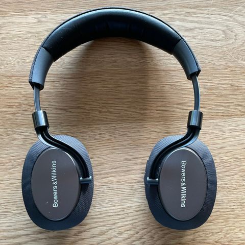 Bowers and Wilkins Px headset