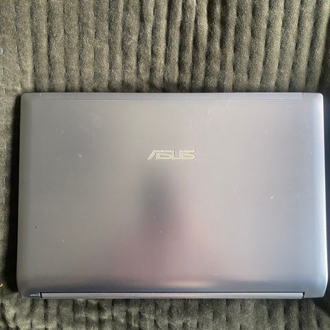 ASUS BÆRBAR PC MED VESKE