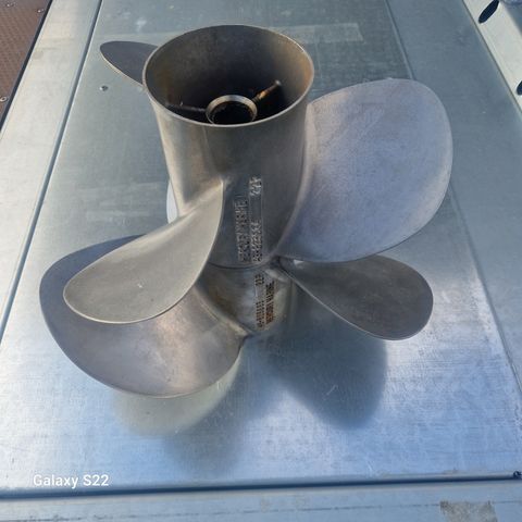 Brukte propeller selges