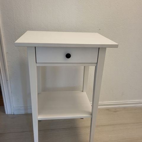 Hemnes nattbord