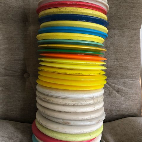 Ca. 30 billige Discgolf disker - alle under 100 kr pr. stk.