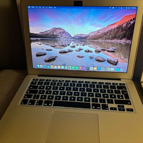 macbook air 13 (2017) 8gb ram 500gb ssd