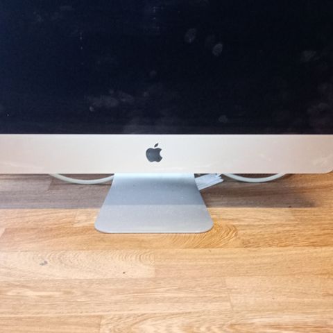 iMac Retina.  Price kan diskuteres ring 99165007