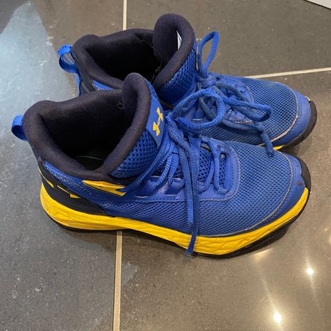 Under Armour joggesko str. 36,5