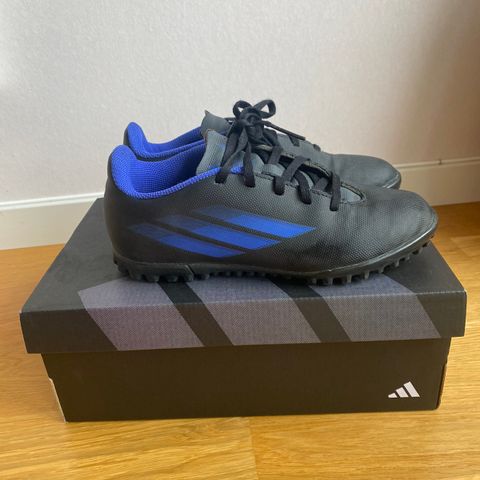 Football sko Adidas 35 str.