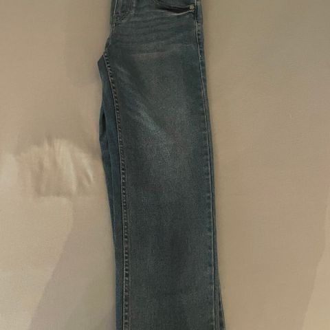 Levis str 140 short cut