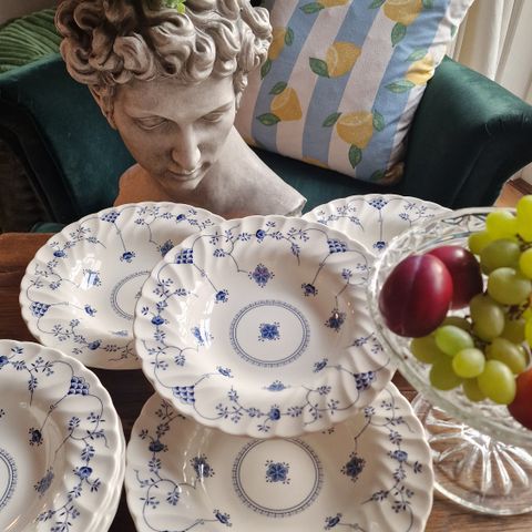 8 STORE FEILFRIE DYPE TALLERKENER CHURCHILL STAFFORDSHIRE FINLANDIA