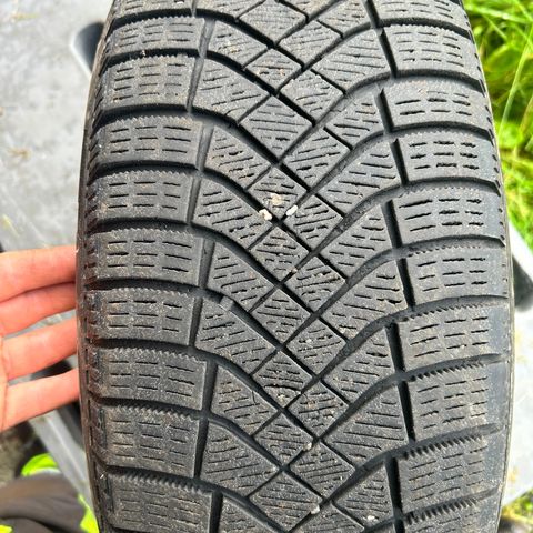 Pirelli ice zero 205/55-16