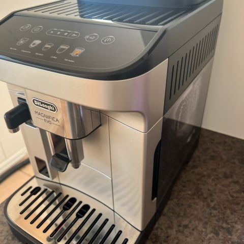 DeLonghi Magnifica Evo kaffemaskin automatisk ECAM290.81