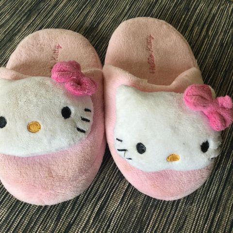 Søte Hello Kitty tøfler til barn