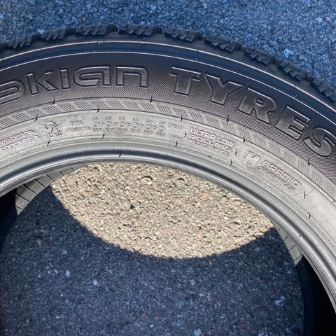 Vinterdekk Nokian 215/60R17