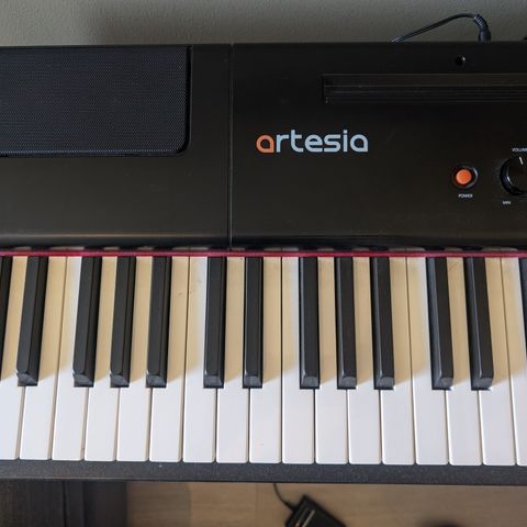 Artesia PA-88h+ digitalt piano selges