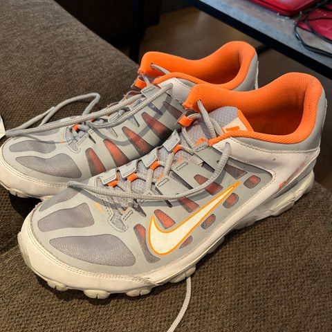 Nike reax 8 TR "wolf grey total orange"