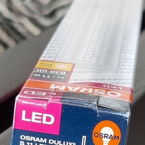 LED lysrør Osram Dulux S11 5W 830 EM G23