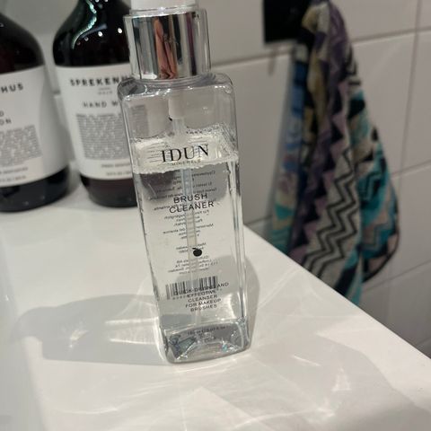 Idun minerals brush cleaner