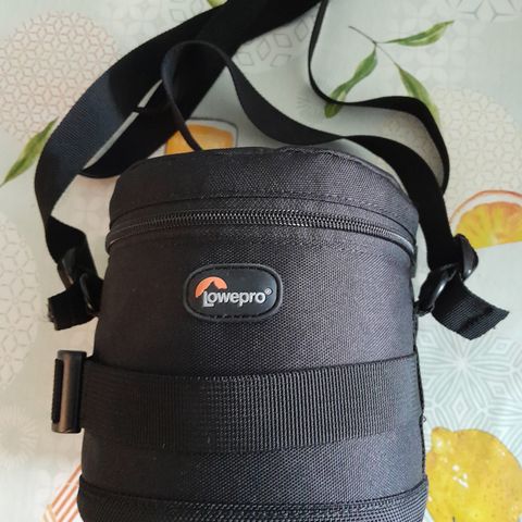 Lowepro lens case 11x11