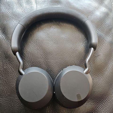 Jabra elite 45H headsett.