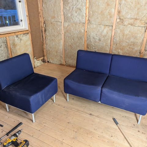 2-seter sofa og enseter/stol gis bort mot henting