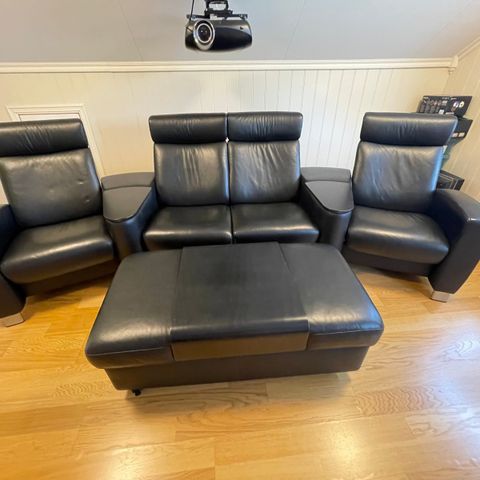 Ekornes Arion Stressless 1+2+1 med pall selges.