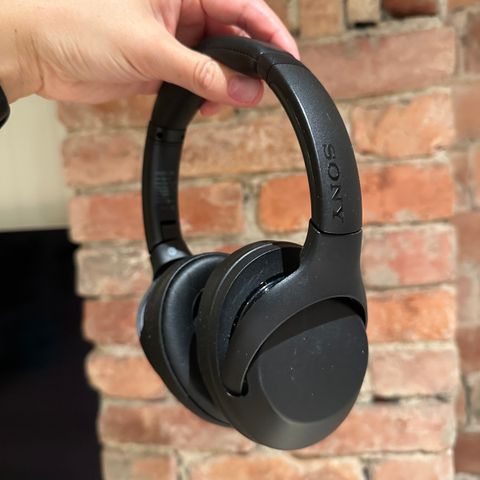 Sony WH-XB900N headset