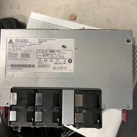 2400w psu. 1200w psu. 750w psu. Hovedkort. Skjermkort etc