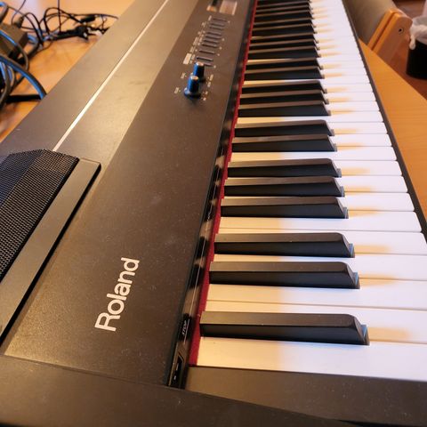 Roland FP-7F