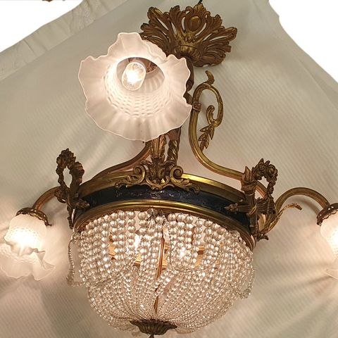 Lampe, lysekrone, prismekrone, taklampe.