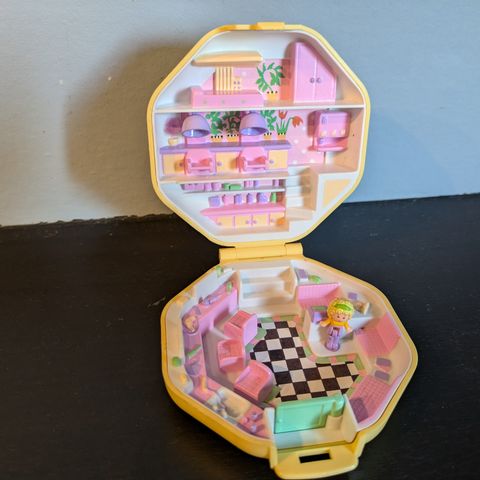 Polly Pocket- Polly's Hair Salon