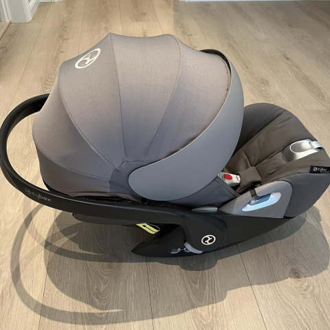 Pent brukt Cybex Cloud Z i-Size inkl. base